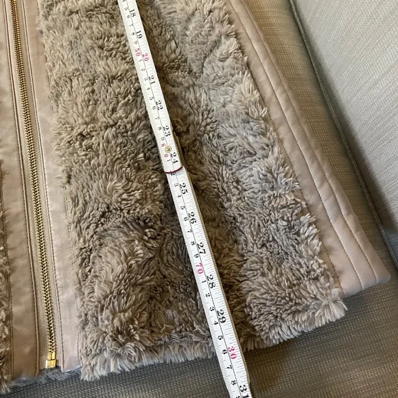 Marc New York - Andrew Marc, faux fur/faux leather women's vest, sz M - Picture 5 of 8